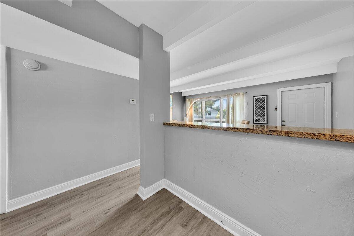 2124 NE 5th Avenue, #212, Wilton Manors, FL 33305 16-306A4374