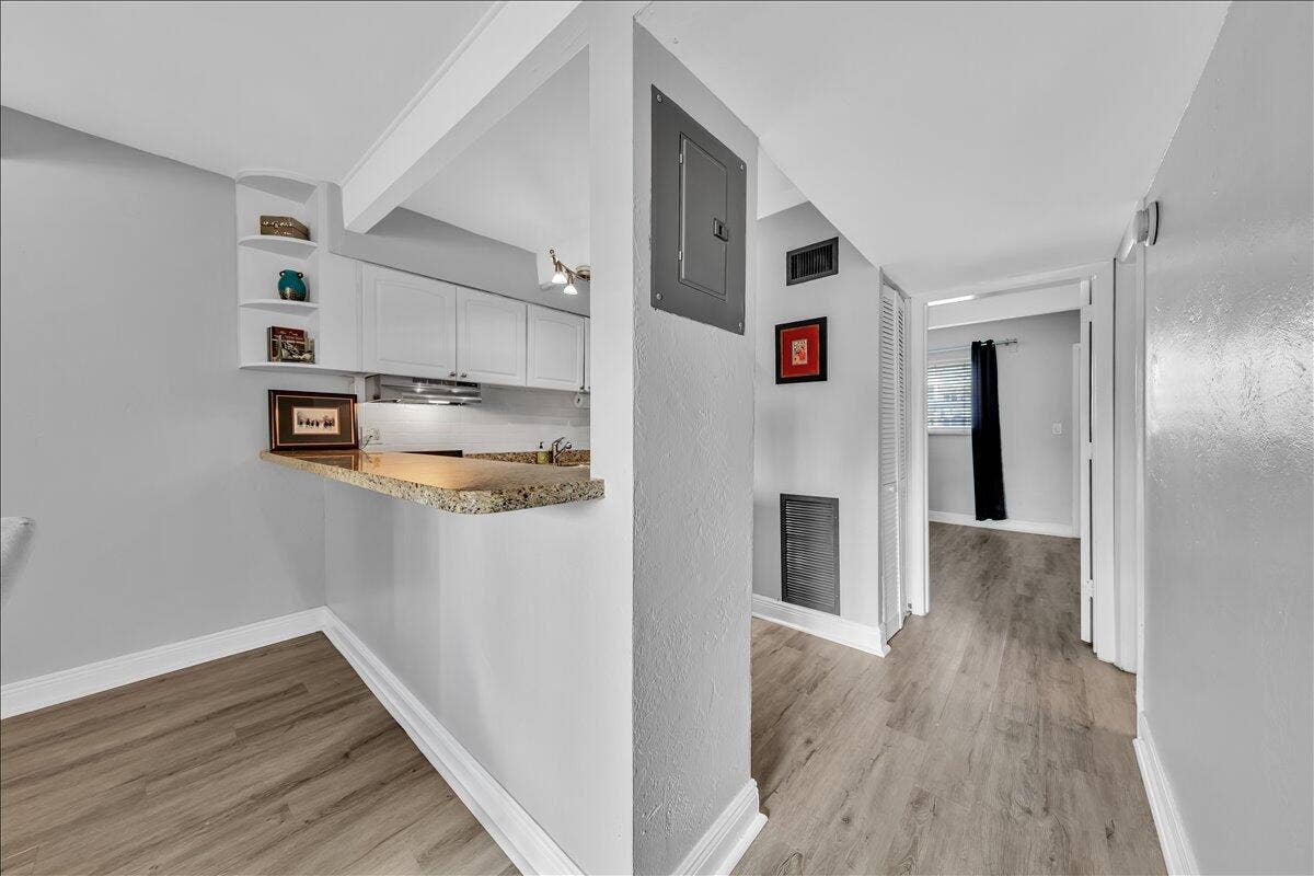 2124 NE 5th Avenue, #212, Wilton Manors, FL 33305 12-306A4362