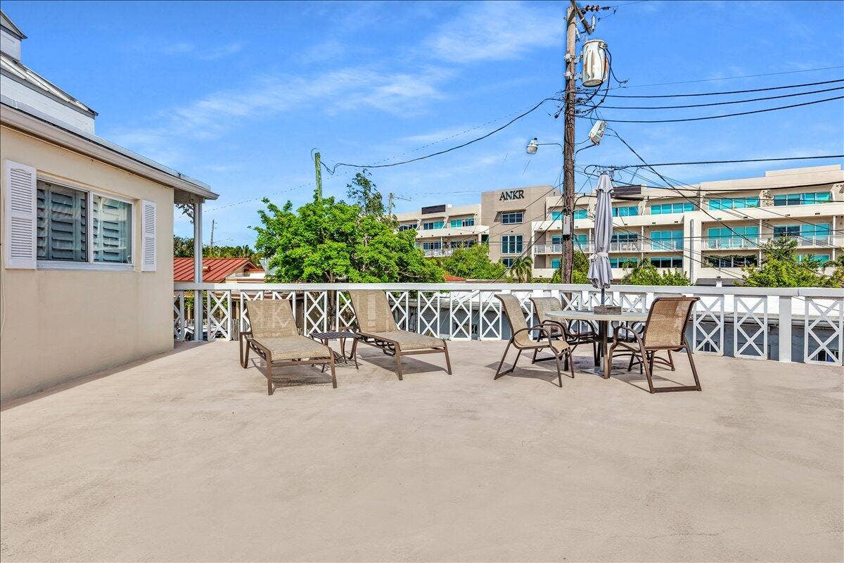 2124 NE 5th Avenue, #212, Wilton Manors, FL 33305 04-306A4335