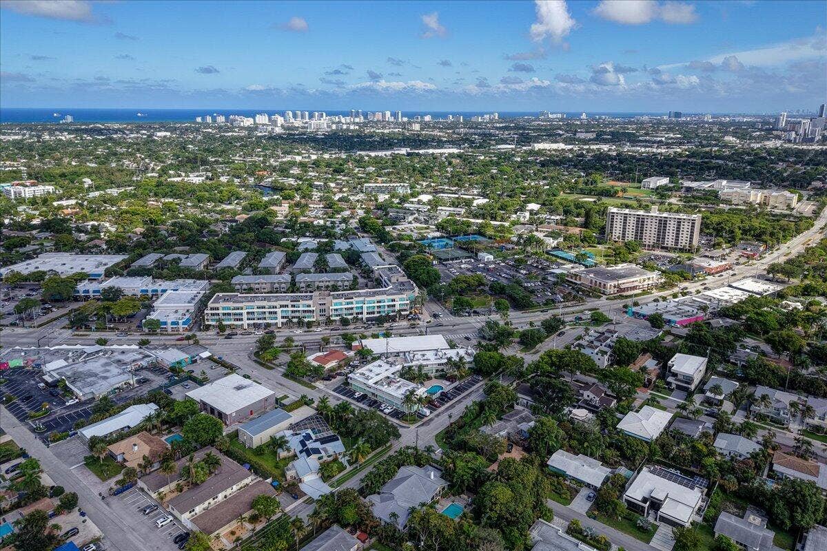 2124 NE 5th Avenue, #212, Wilton Manors, FL 33305 43-DJI_20260519170002_0112_D_3_D_4_D
