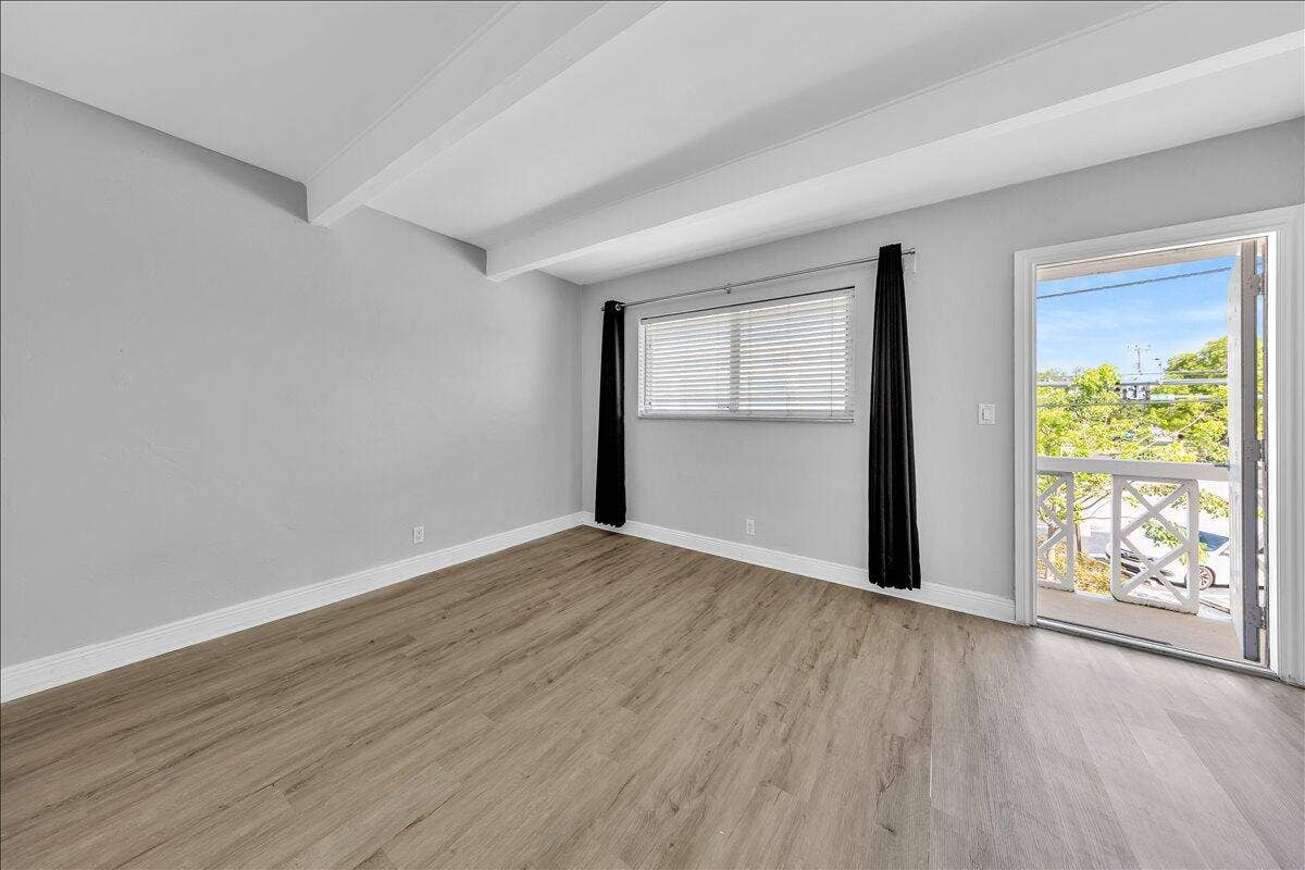 2124 NE 5th Avenue, #212, Wilton Manors, FL 33305 22-306A4386