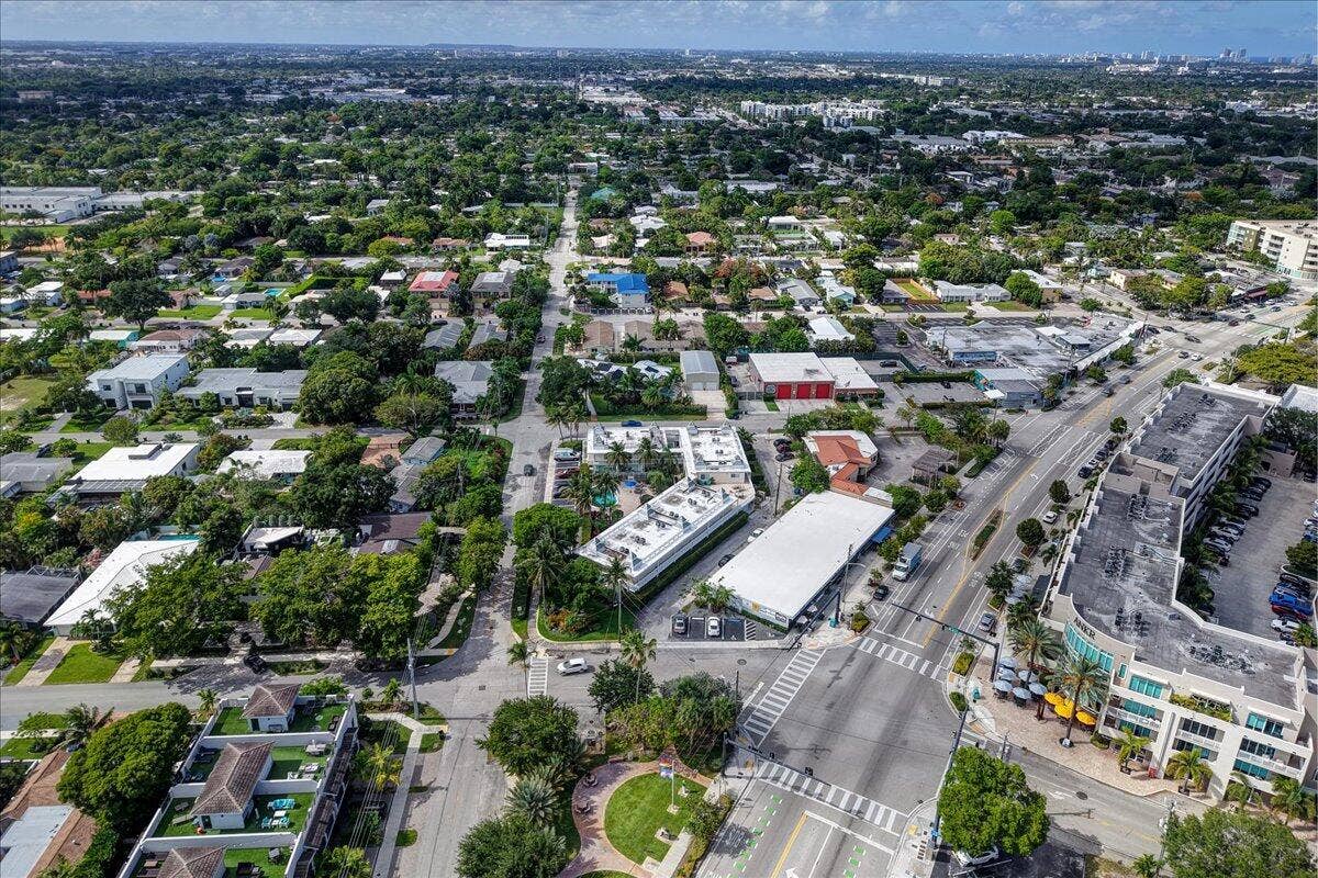 2124 NE 5th Avenue, #212, Wilton Manors, FL 33305 38-DJI_20260519165818_0091_D_2_D_3_D