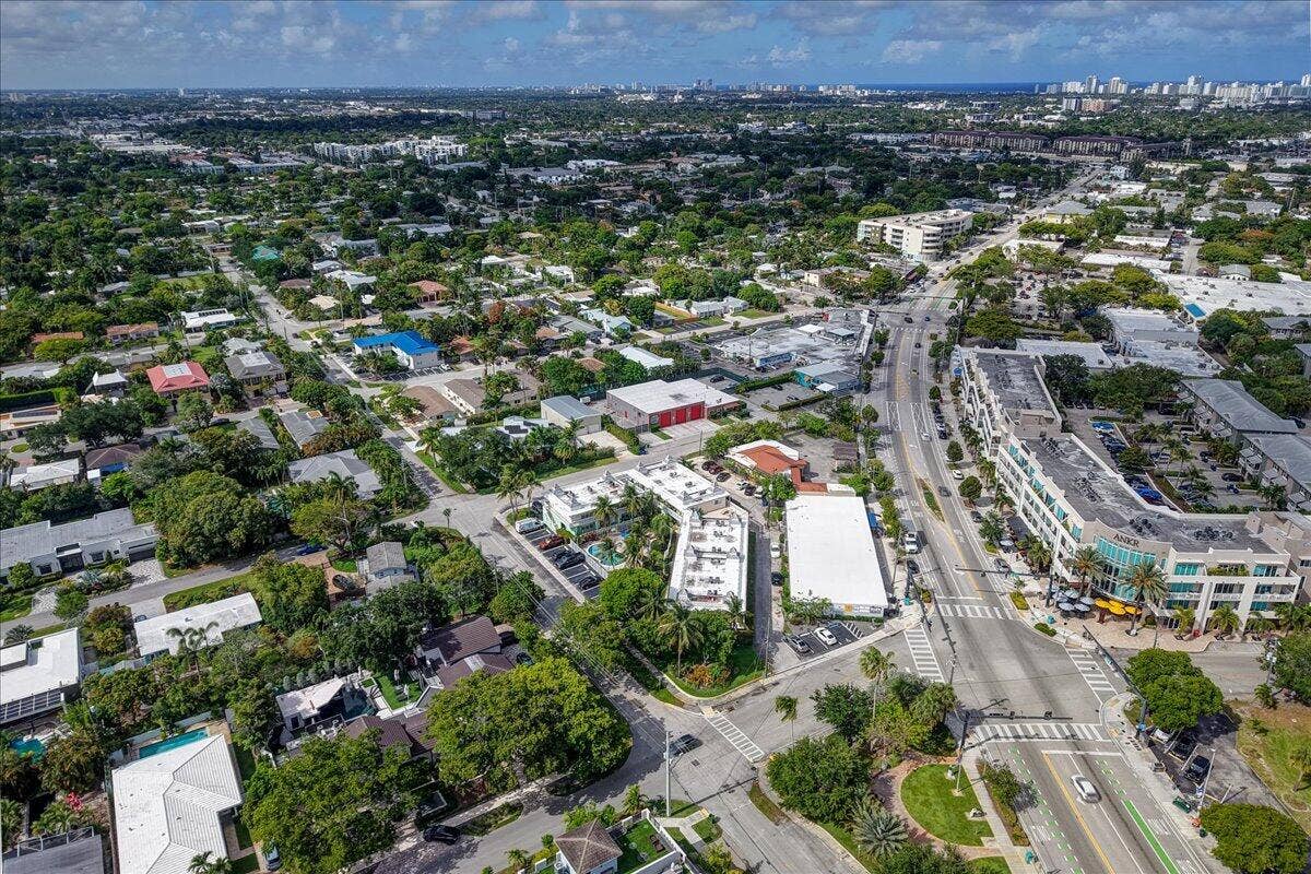 2124 NE 5th Avenue, #212, Wilton Manors, FL 33305 37-DJI_20260519165803_0088_D_89_D_90_D