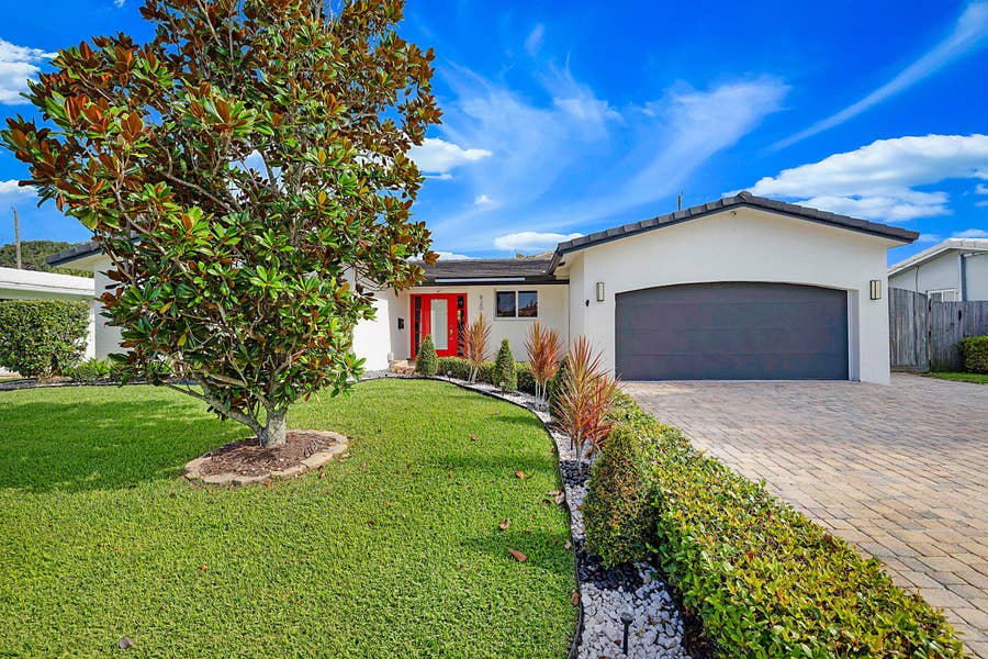 Property photo for 920 SE 17th Street, Deerfield Beach, FL