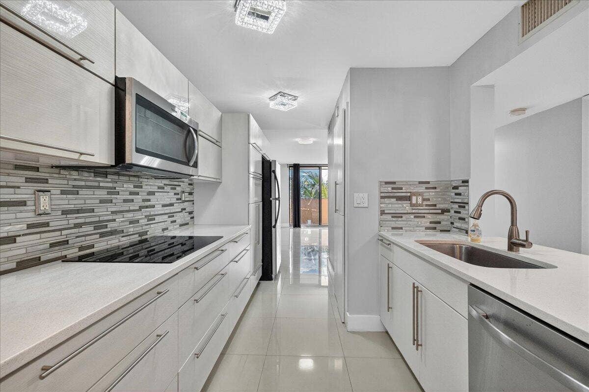 7451 NW 16th Street, #407, Plantation, FL 33313 05-8I8A0740