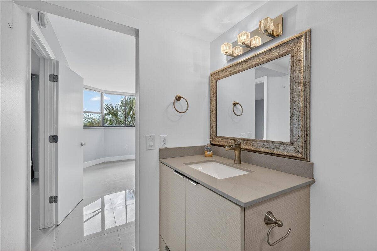 7451 NW 16th Street, #407, Plantation, FL 33313 21-8I8A0823