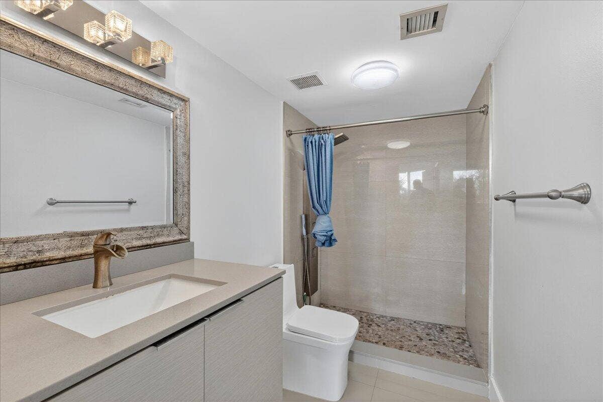 7451 NW 16th Street, #407, Plantation, FL 33313 20-8I8A0818