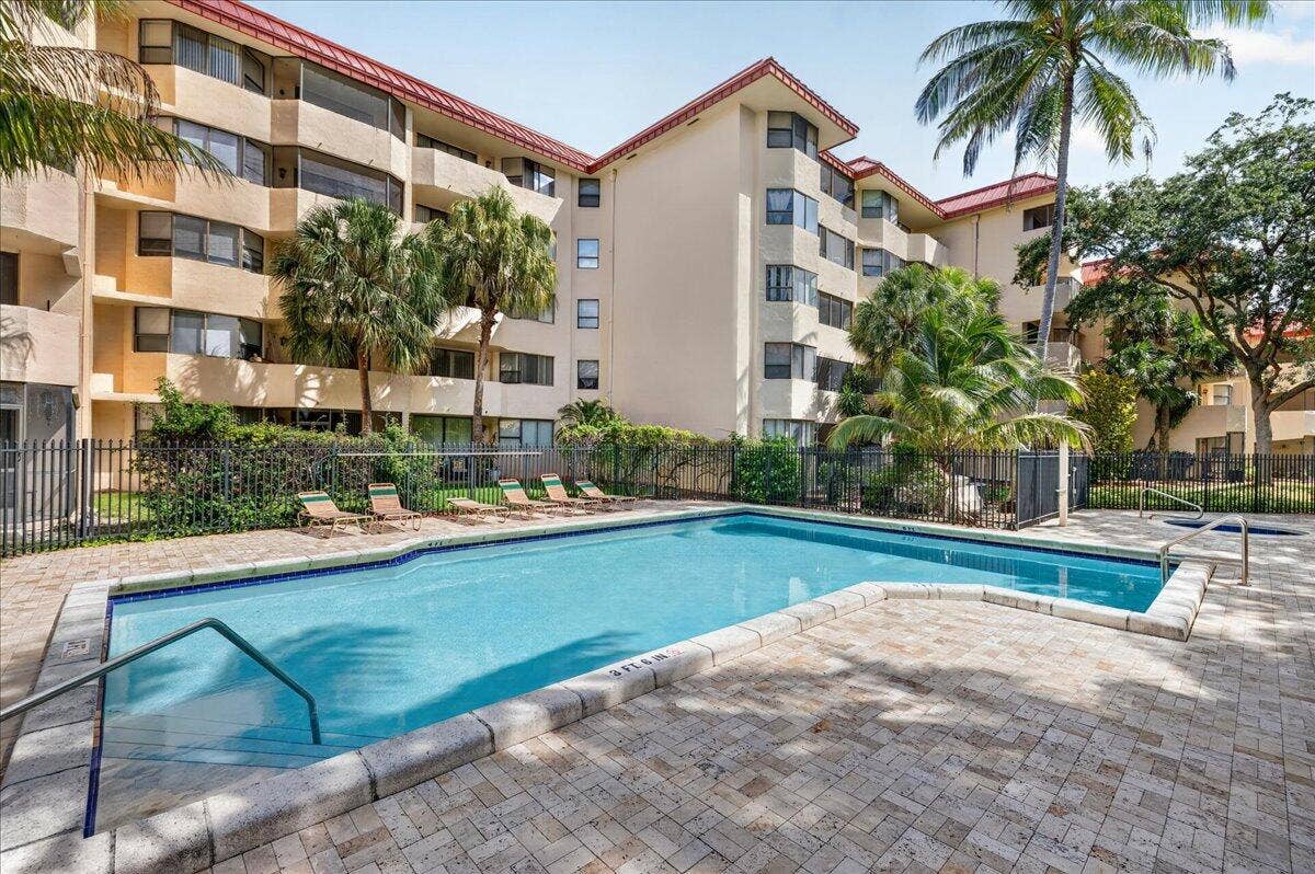 7451 NW 16th Street, #407, Plantation, FL 33313 32-8I8A0893