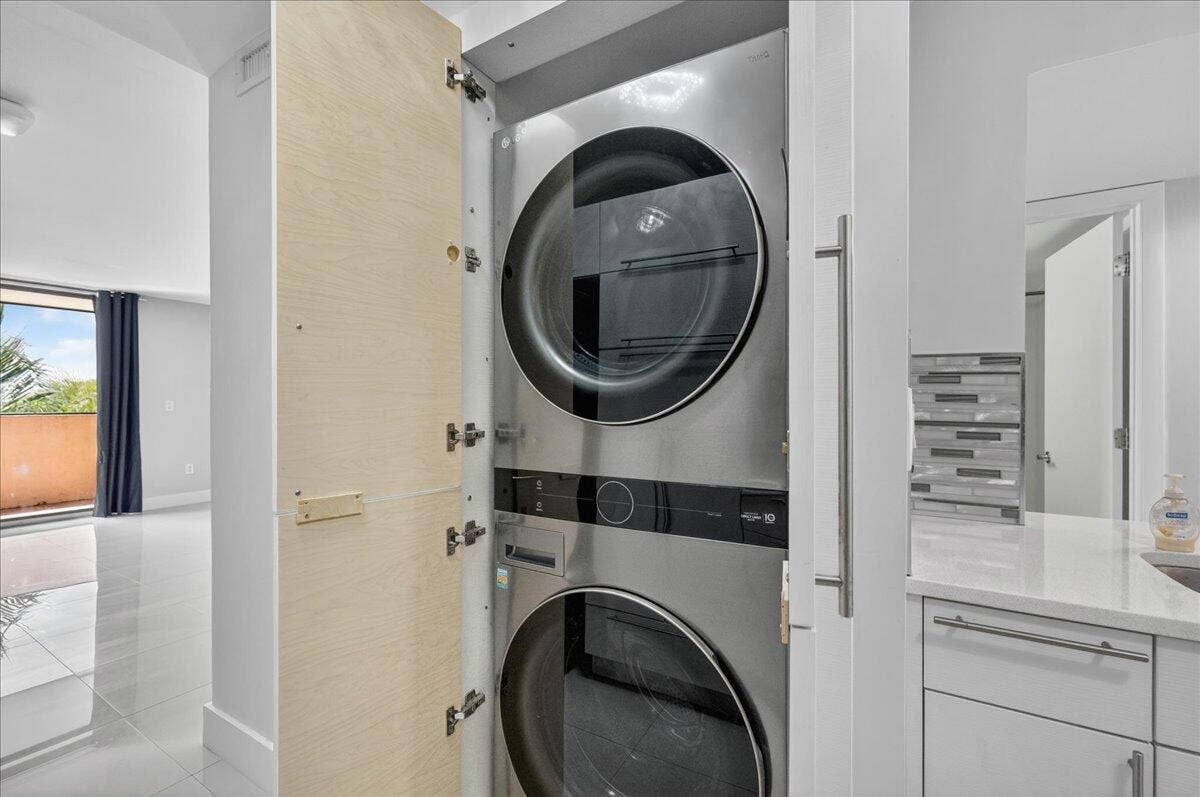 7451 NW 16th Street, #407, Plantation, FL 33313 29-8I8A0873