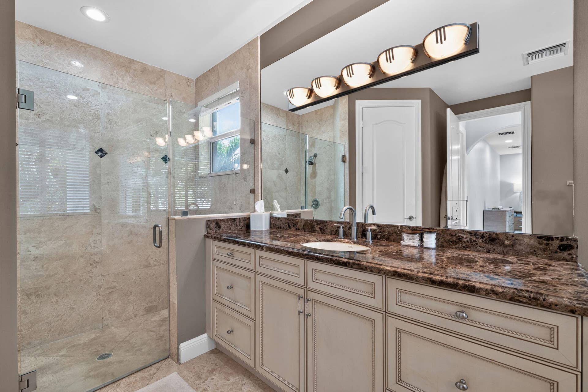 2844 NE 26th Avenue, Lighthouse Point, FL 33064 51-web-or-mls-DSC05937