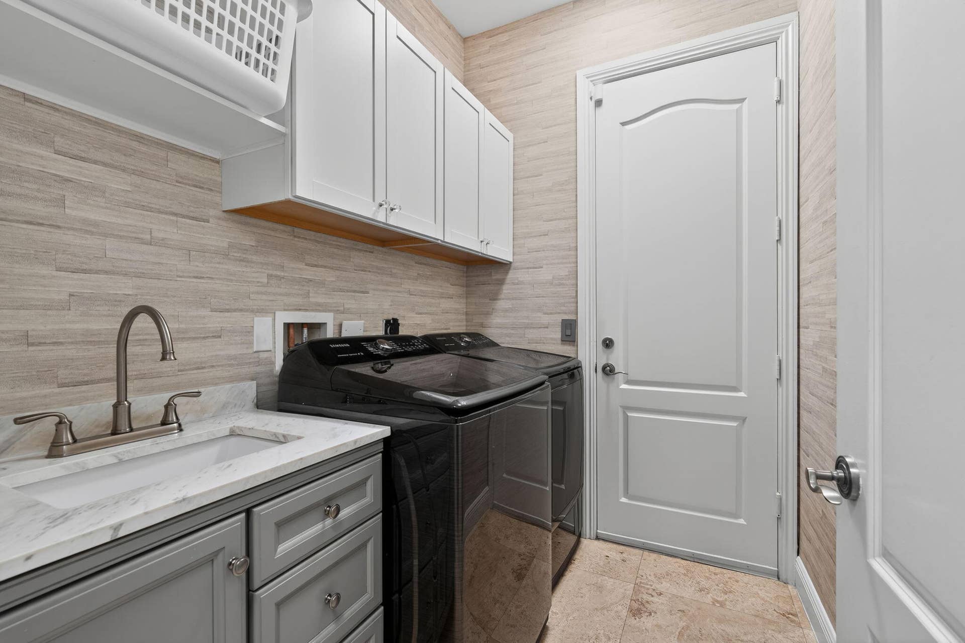 2844 NE 26th Avenue, Lighthouse Point, FL 33064 66-web-or-mls-DSC06012