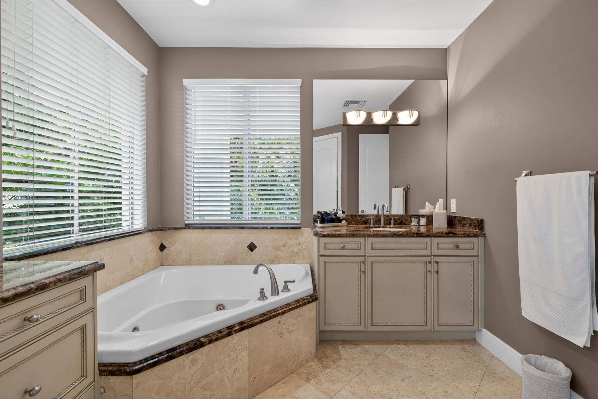 2844 NE 26th Avenue, Lighthouse Point, FL 33064 52-web-or-mls-DSC05942