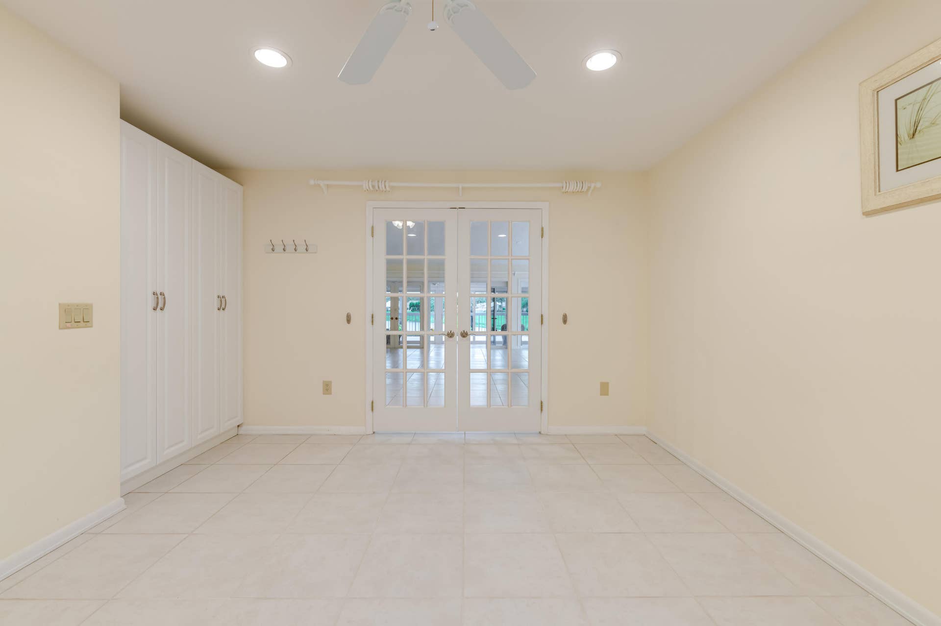 50 Den Office