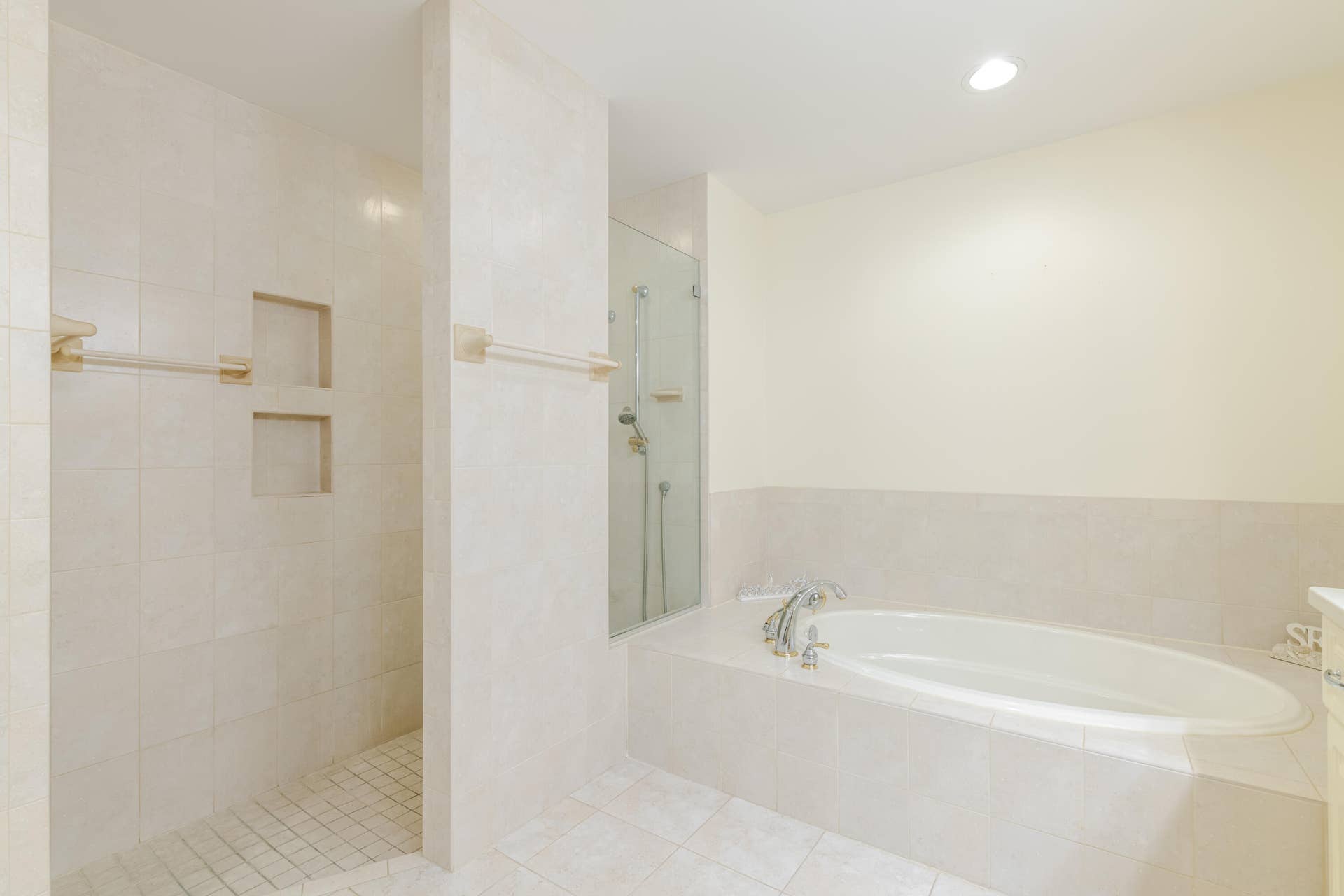 42 Primary Bath 5