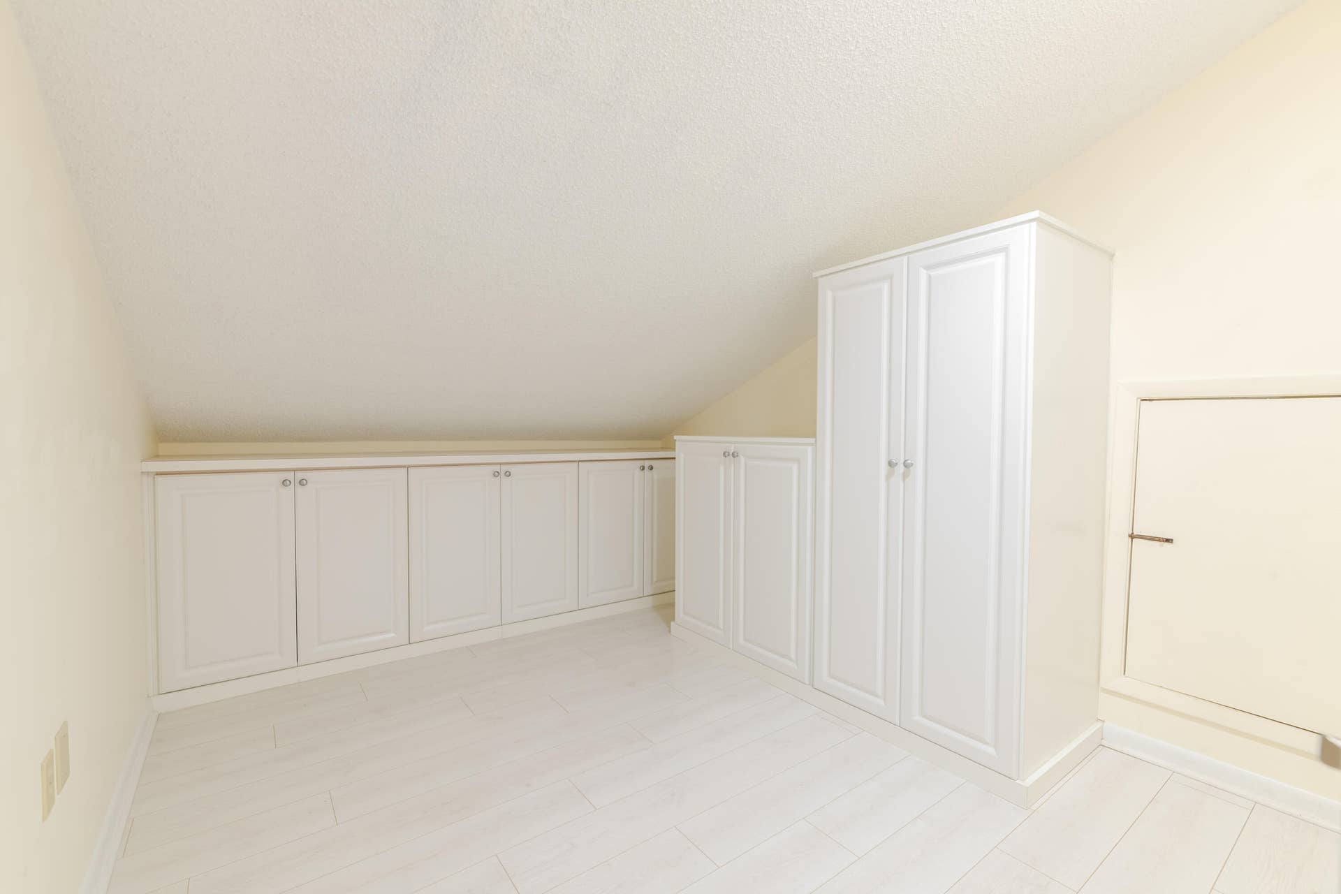 59 Upstairs - Storage 4