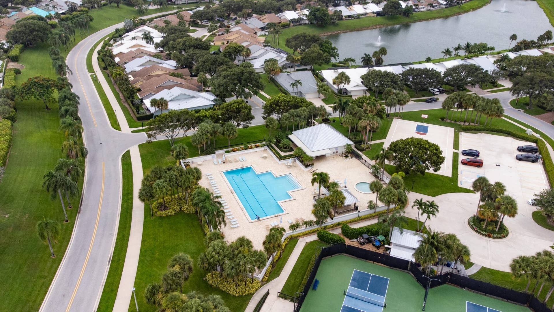 Area - Amenities - Pool