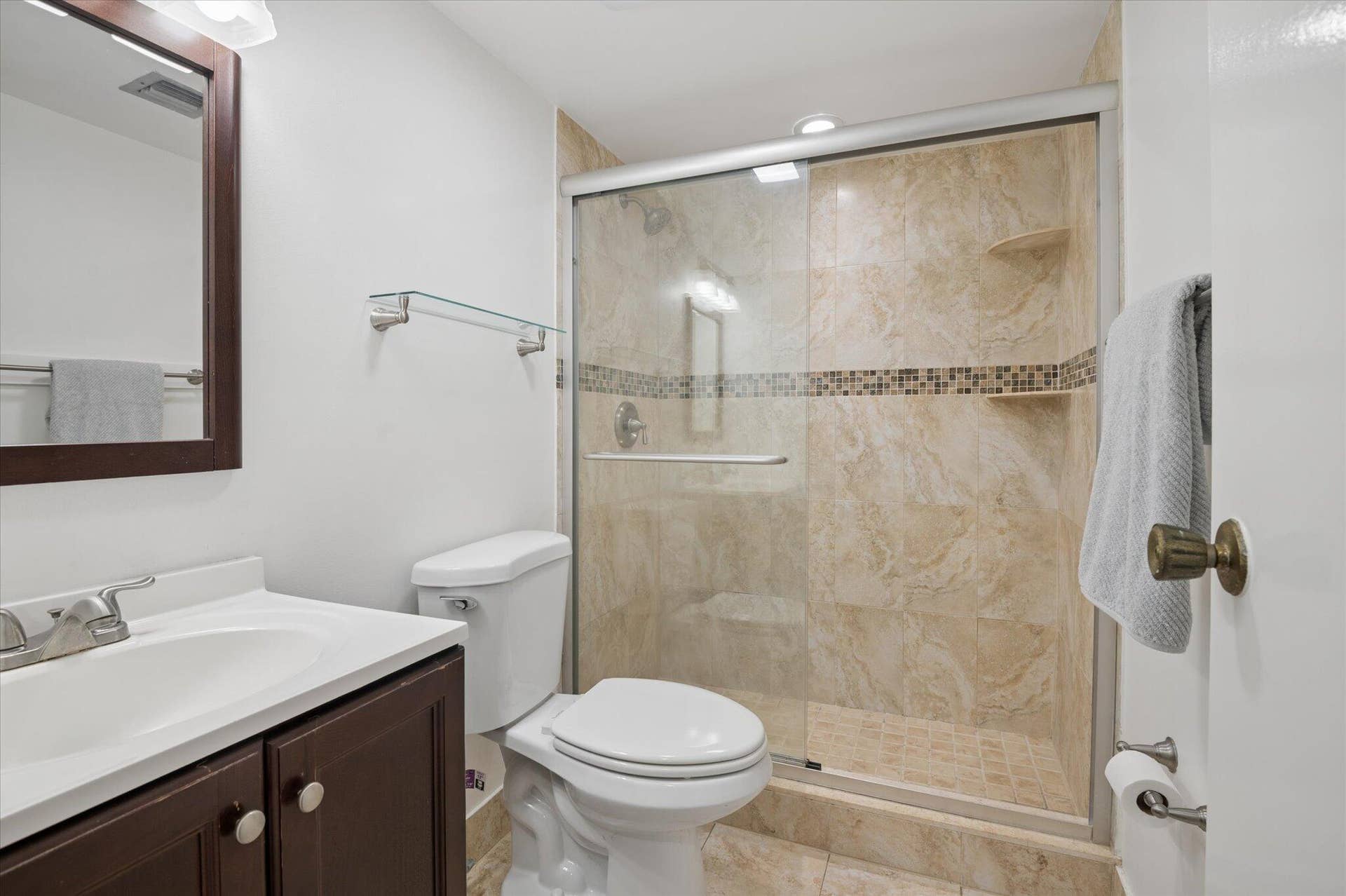 250 Jacaranda Drive, #408, Plantation, FL 33324 2nd Bathroom