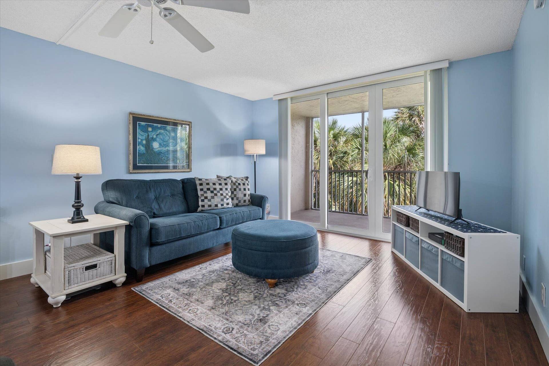 250 Jacaranda Drive, #408, Plantation, FL 33324 Living Area