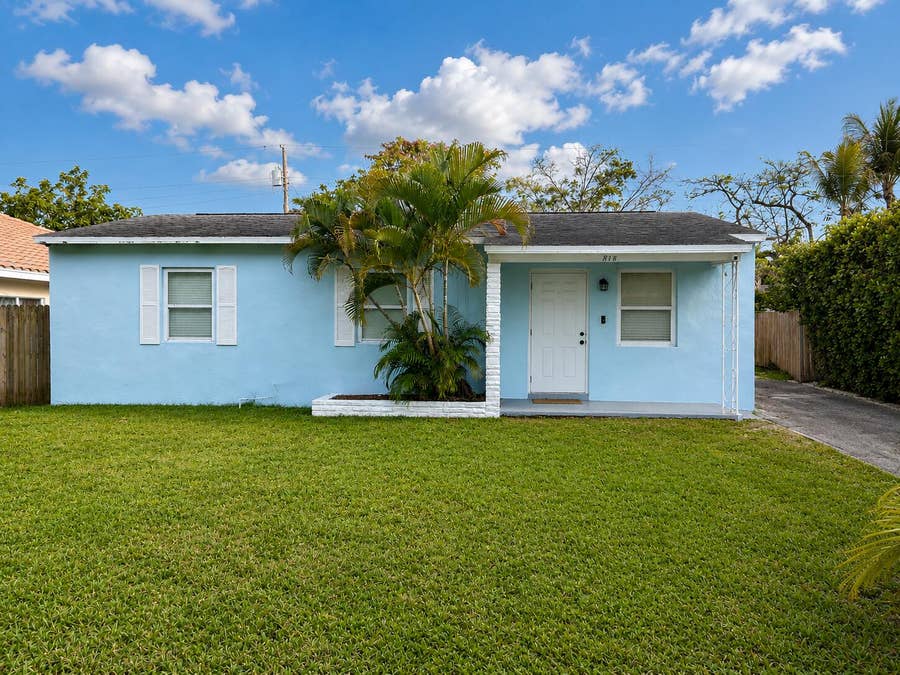 Property photo for 818 Glenridge Drive, West Palm Beach, FL