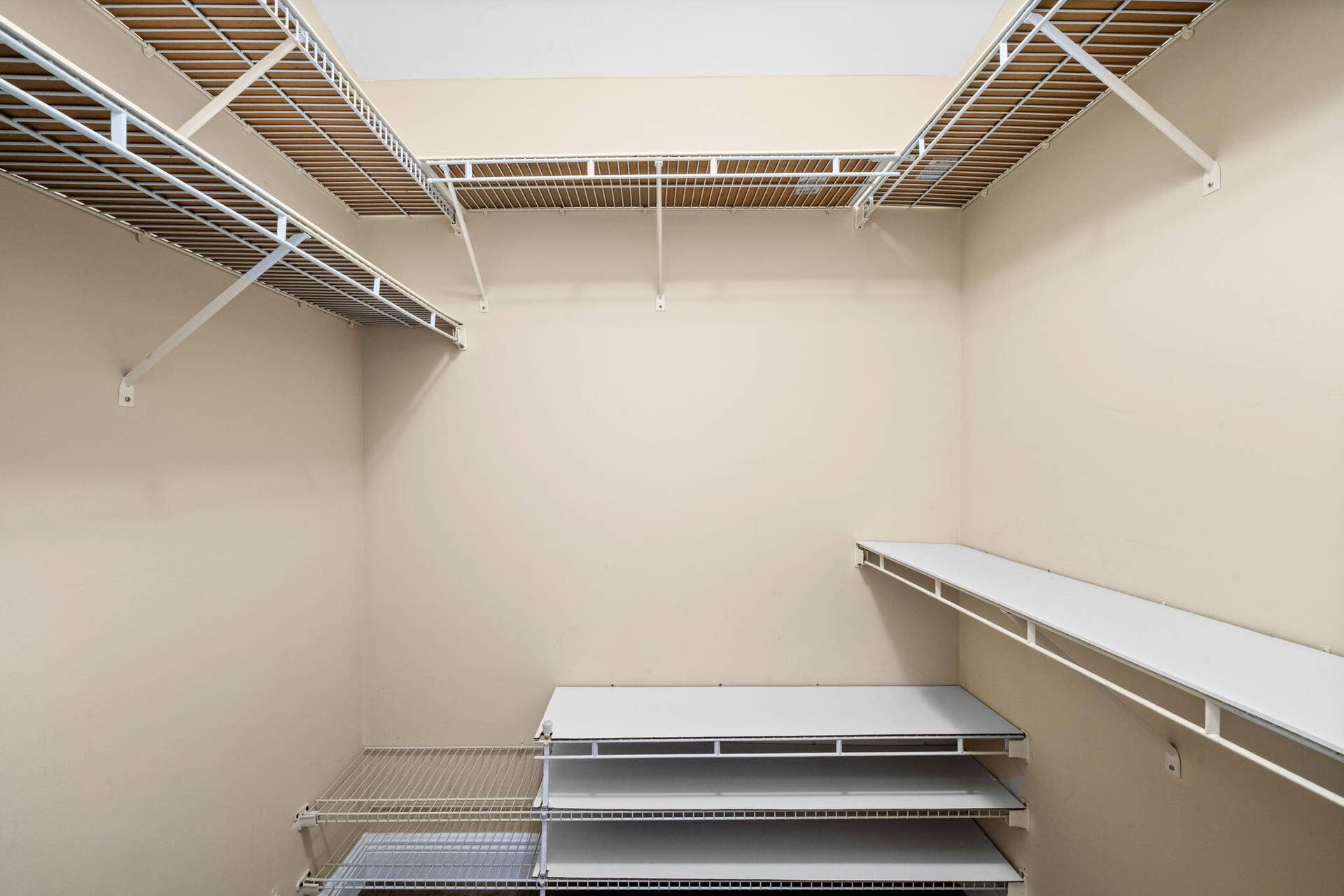 11595 S Quayside Drive, Cooper City, FL 33026 His & hers master suite walk-in closets. Closet #2