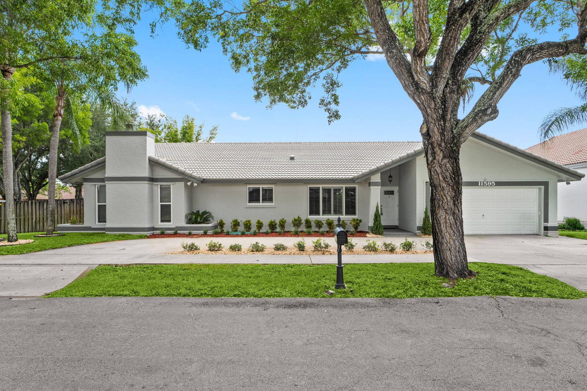 11595 S Quayside Drive, Cooper City, FL 33026 3-web-