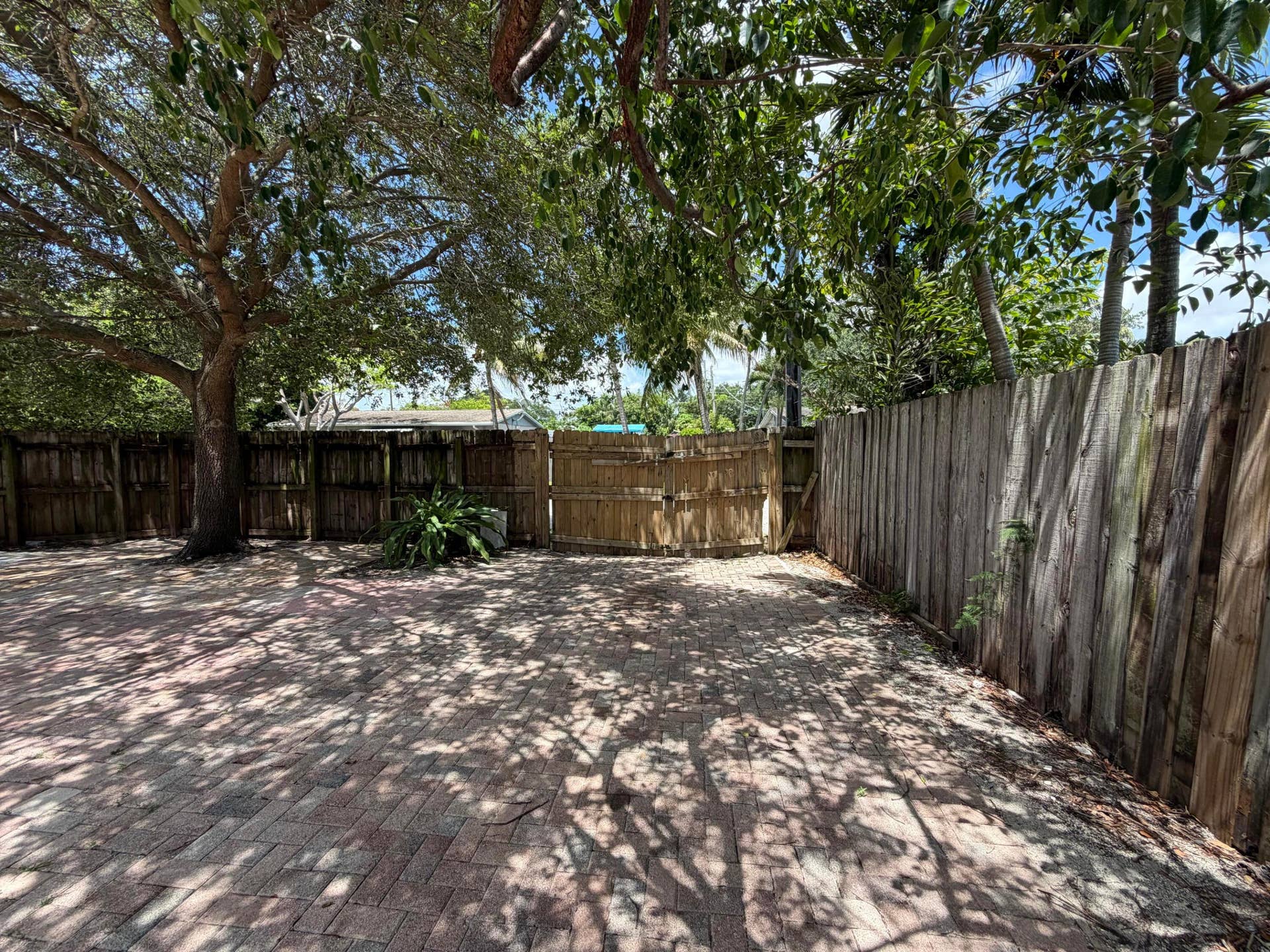 4250 NE 12th Avenue, Pompano Beach, FL 33064 IMG_6191