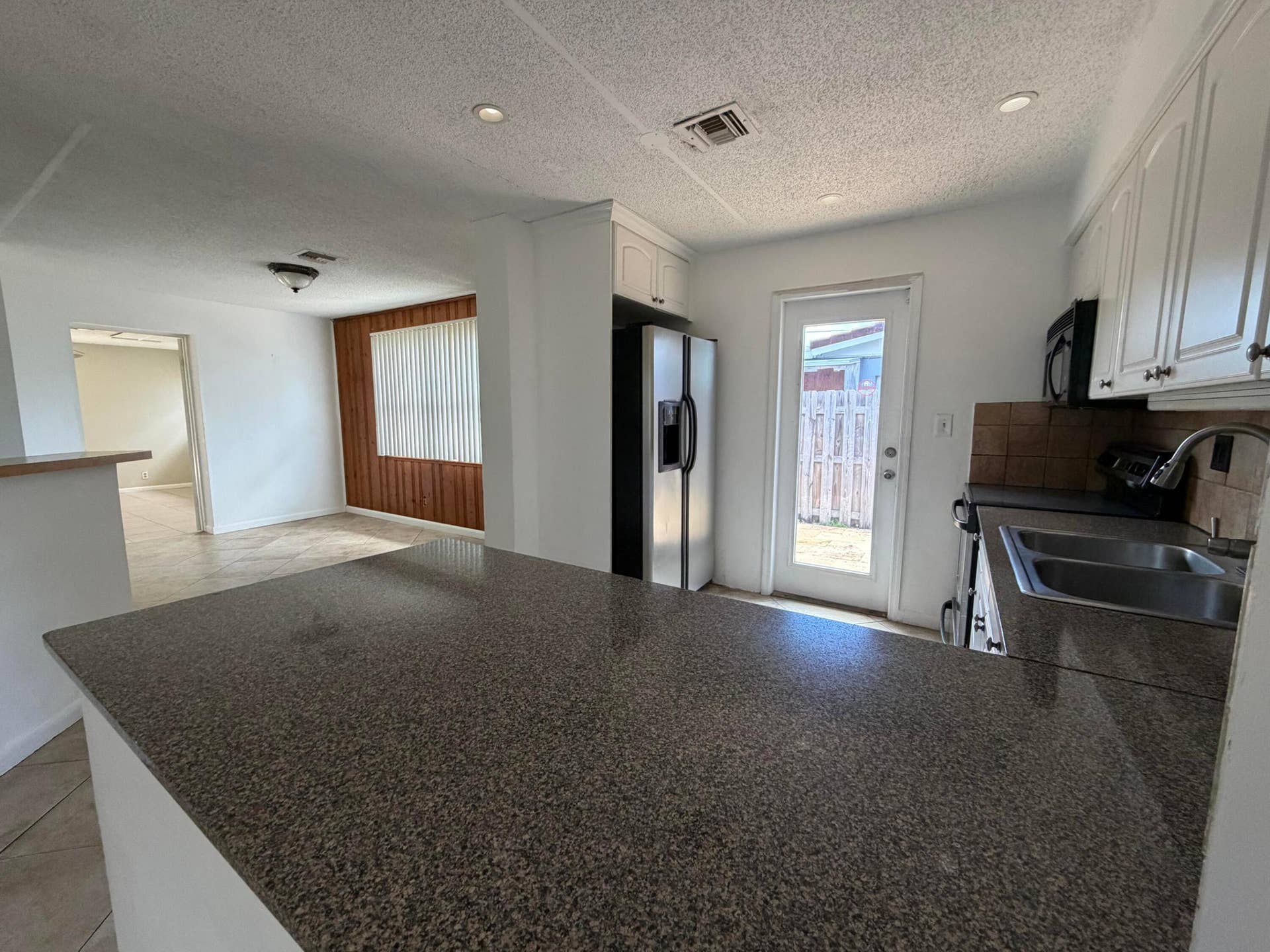 4250 NE 12th Avenue, Pompano Beach, FL 33064 IMG_6174