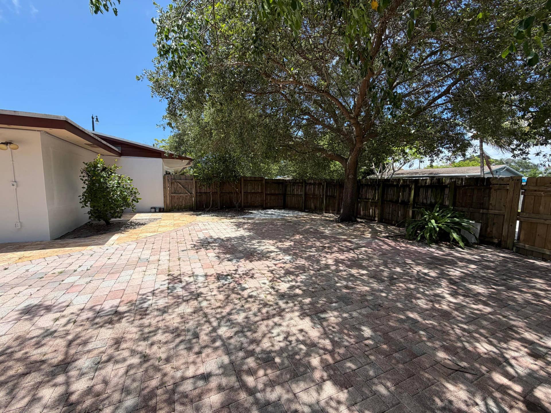 4250 NE 12th Avenue, Pompano Beach, FL 33064 IMG_6192