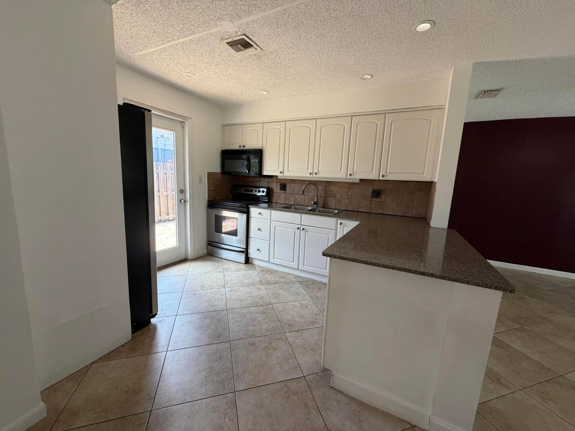 4250 NE 12th Avenue, Pompano Beach, FL 33064 IMG_6173