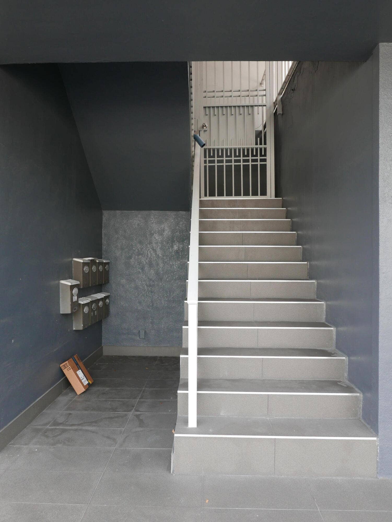 4220 N Federal Highway, #6, Fort Lauderdale, FL 33308 Gated at the top of the stairs for security