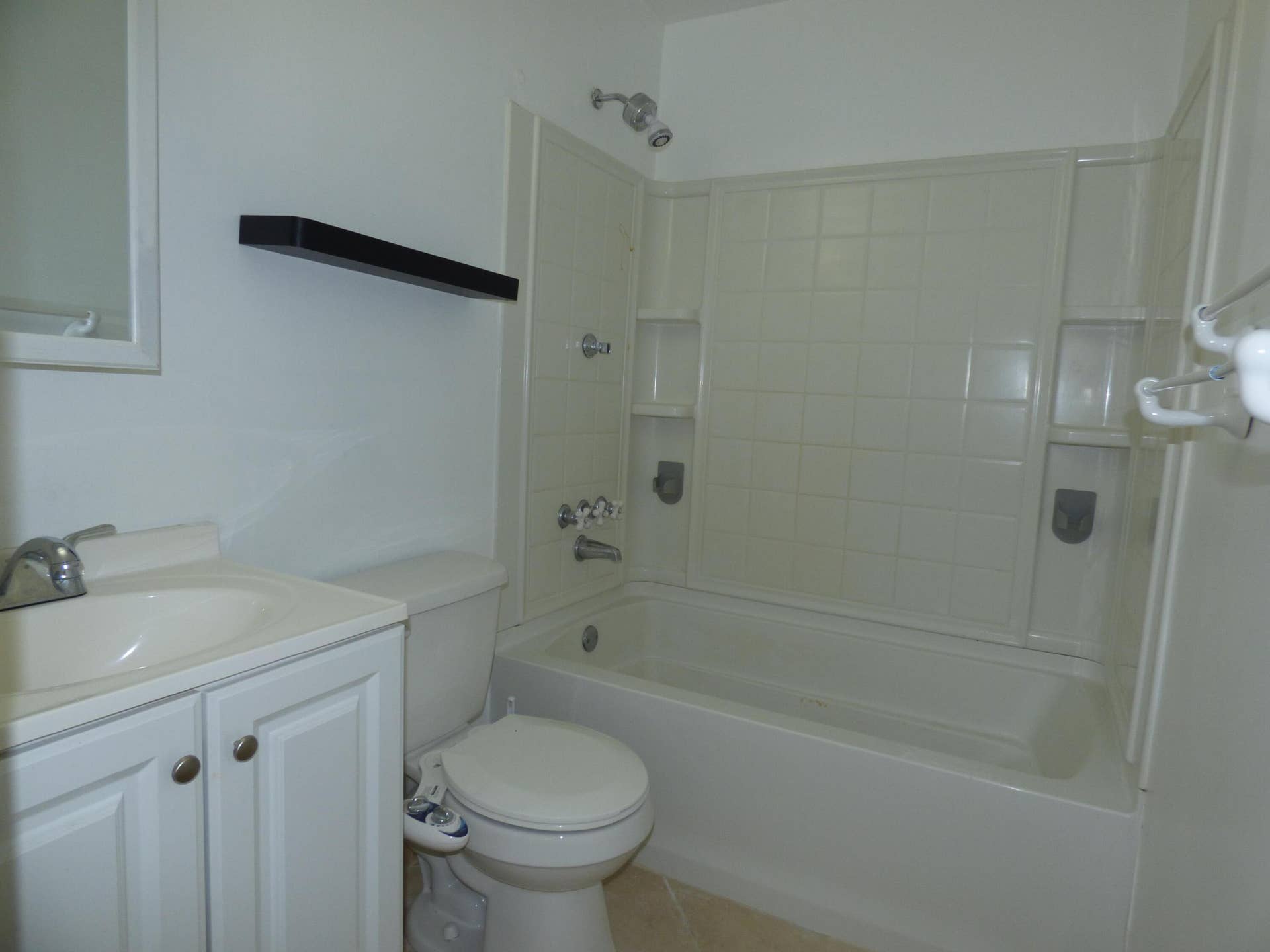 4220 N Federal Highway, #6, Fort Lauderdale, FL 33308 Bathroom