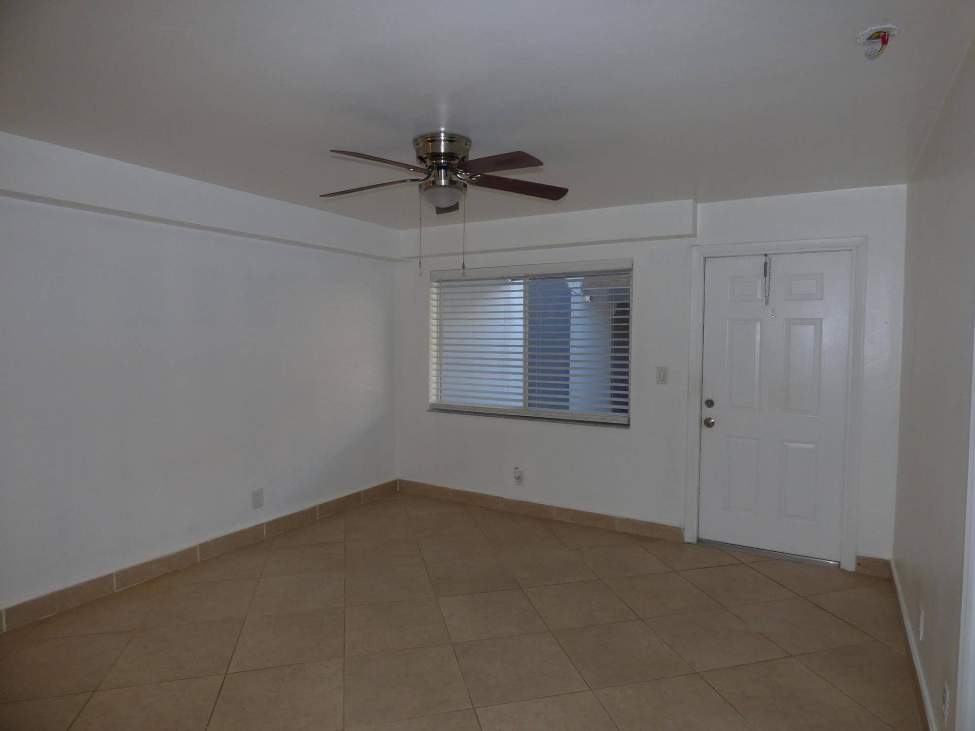 4220 N Federal Highway, #6, Fort Lauderdale, FL 33308 Central AC and Ceiling Fan in Living room and Bedroom