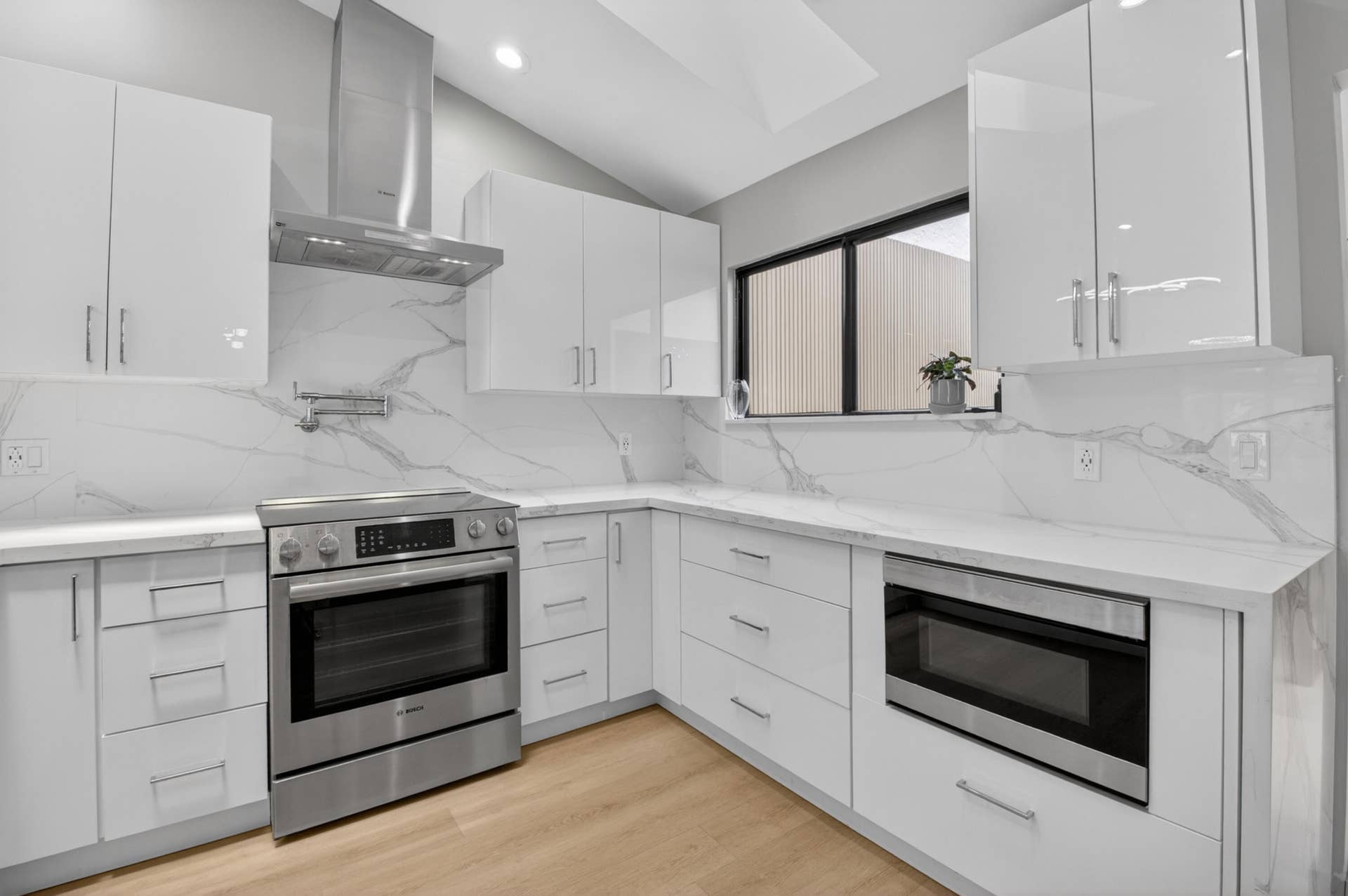 7374 Woodmont Court, Boca Raton, FL 33434 Kitchen