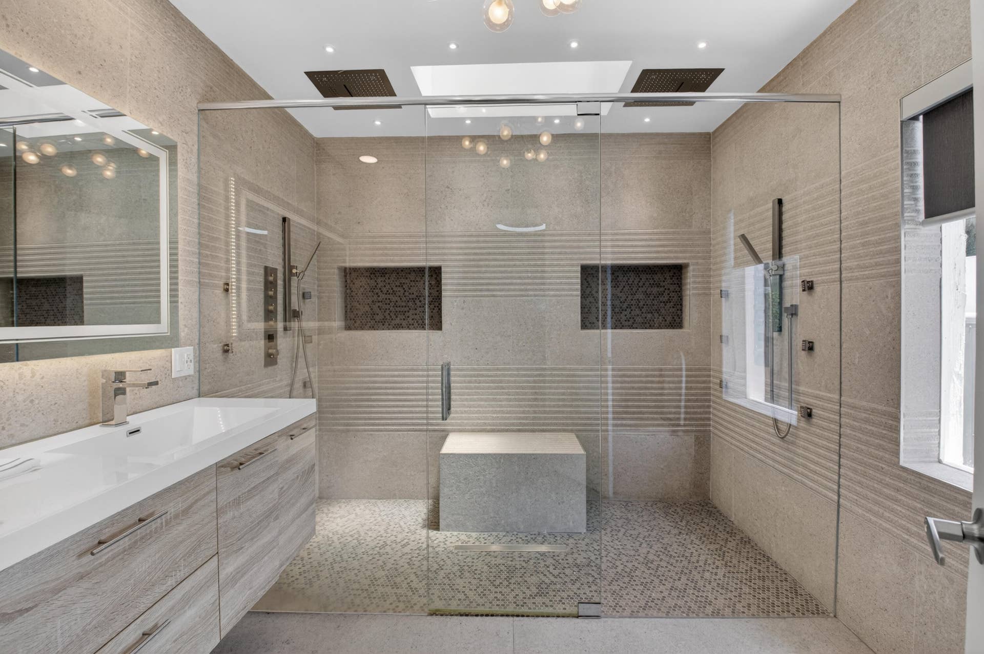 7374 Woodmont Court, Boca Raton, FL 33434 Dual Shower