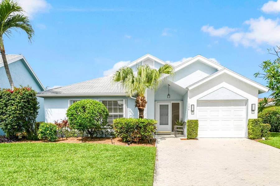 Property photo for 124 Adobe Circle, Jupiter, FL