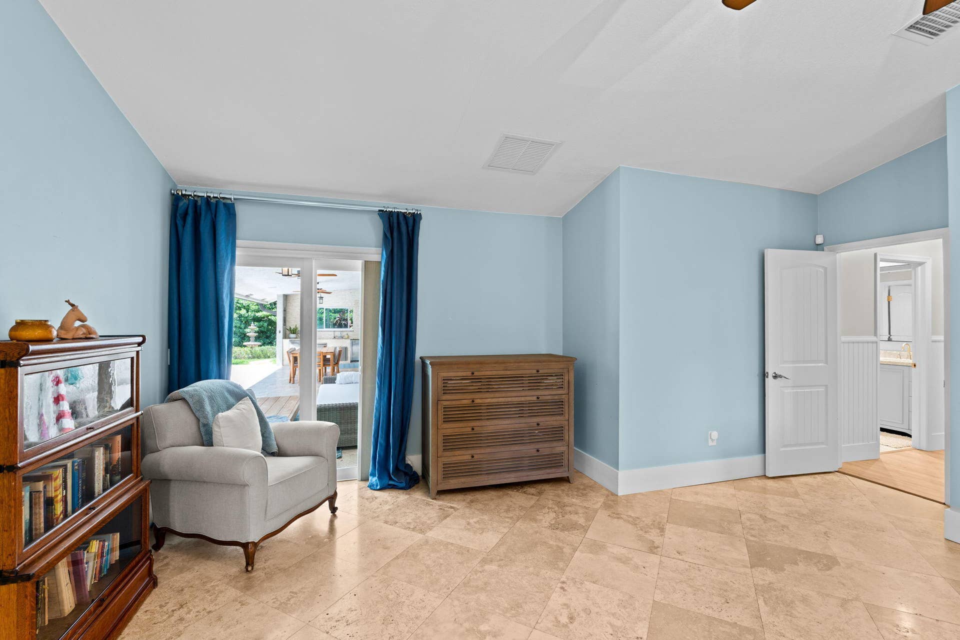 23-web-or-mls-A7406961