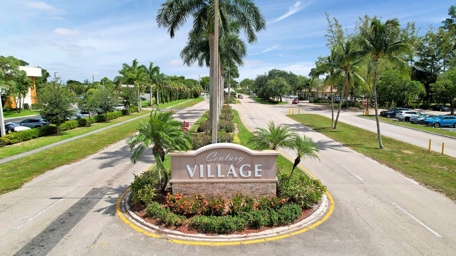 Property photo for 210 Wellington E, West Palm Beach, FL