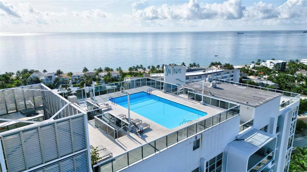 2841 N Ocean Boulevard, #602, Fort Lauderdale, FL 33308 Rooftop Pool