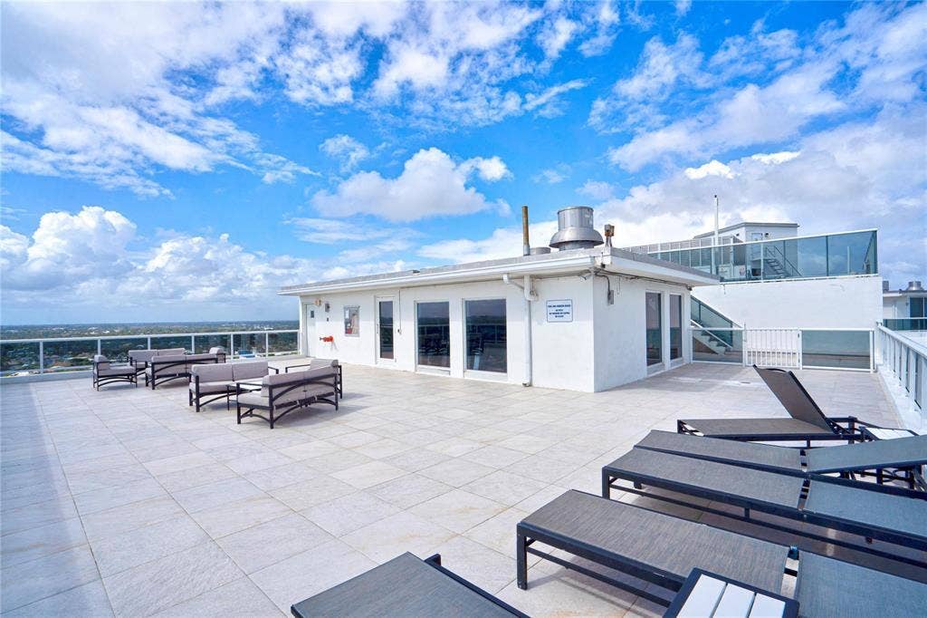 2841 N Ocean Boulevard, #602, Fort Lauderdale, FL 33308 Rooftop Lounges