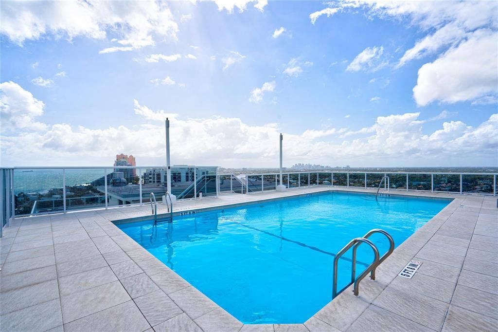 2841 N Ocean Boulevard, #602, Fort Lauderdale, FL 33308 Rooftop Pool Close Up