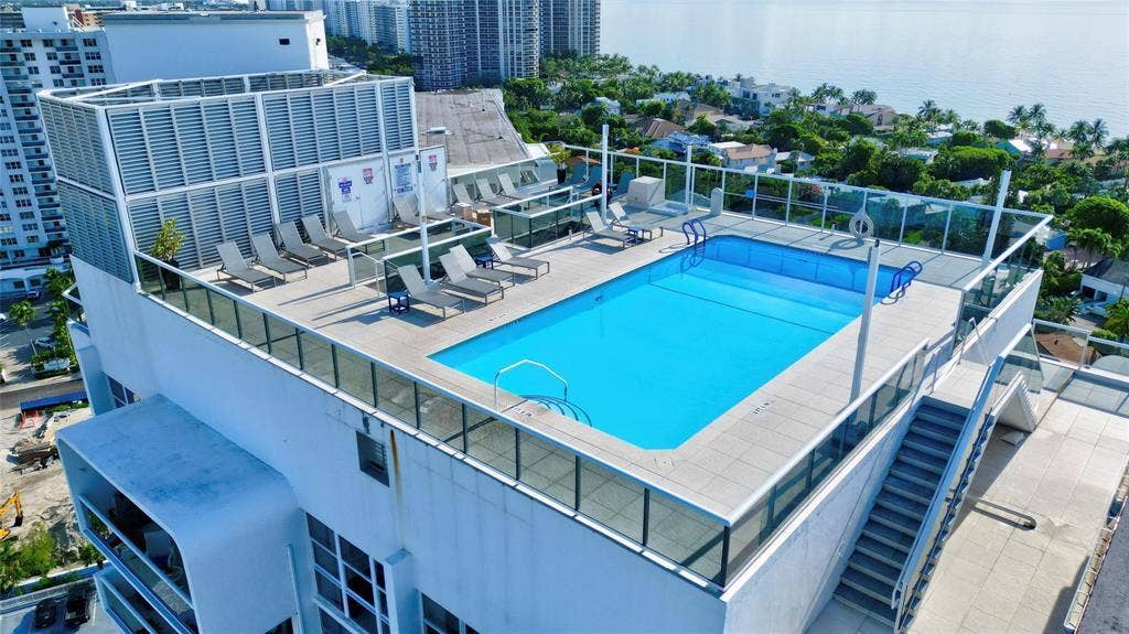 2841 N Ocean Boulevard, #602, Fort Lauderdale, FL 33308 Rooftop Pool View