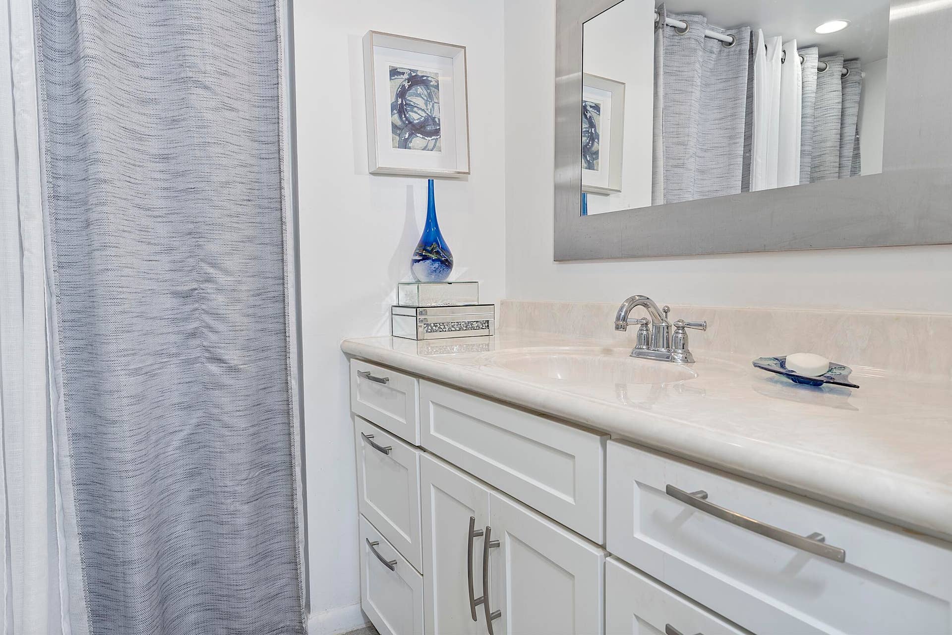 2841 N Ocean Boulevard, #602, Fort Lauderdale, FL 33308 Master Bathroom - tub/shower combination