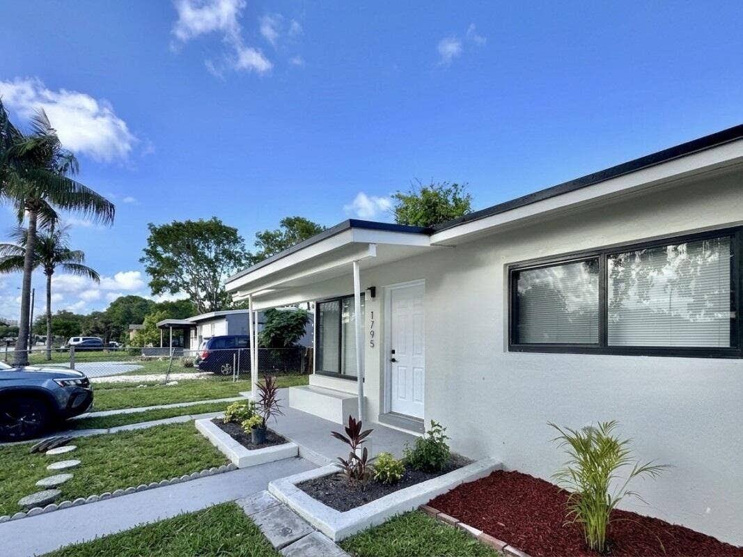 1795 Lauderdale Manor Drive, Fort Lauderdale, FL 33311 IMG_7755JPEG