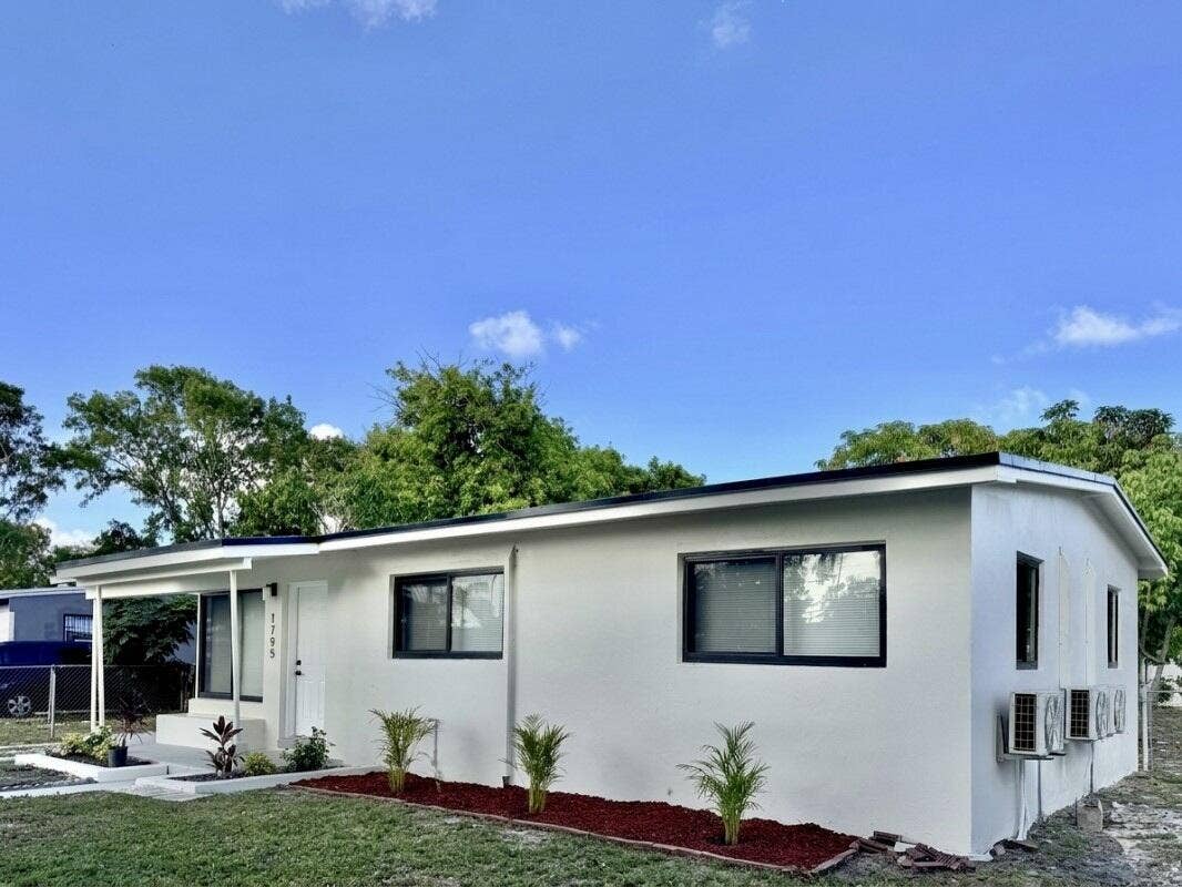 1795 Lauderdale Manor Drive, Fort Lauderdale, FL 33311 IMG_7753JPEG