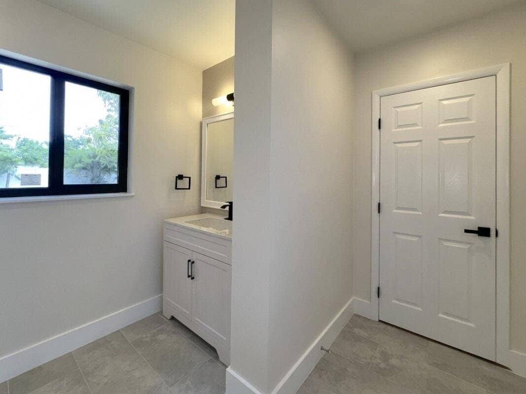1795 Lauderdale Manor Drive, Fort Lauderdale, FL 33311 IMG_7751JPEG