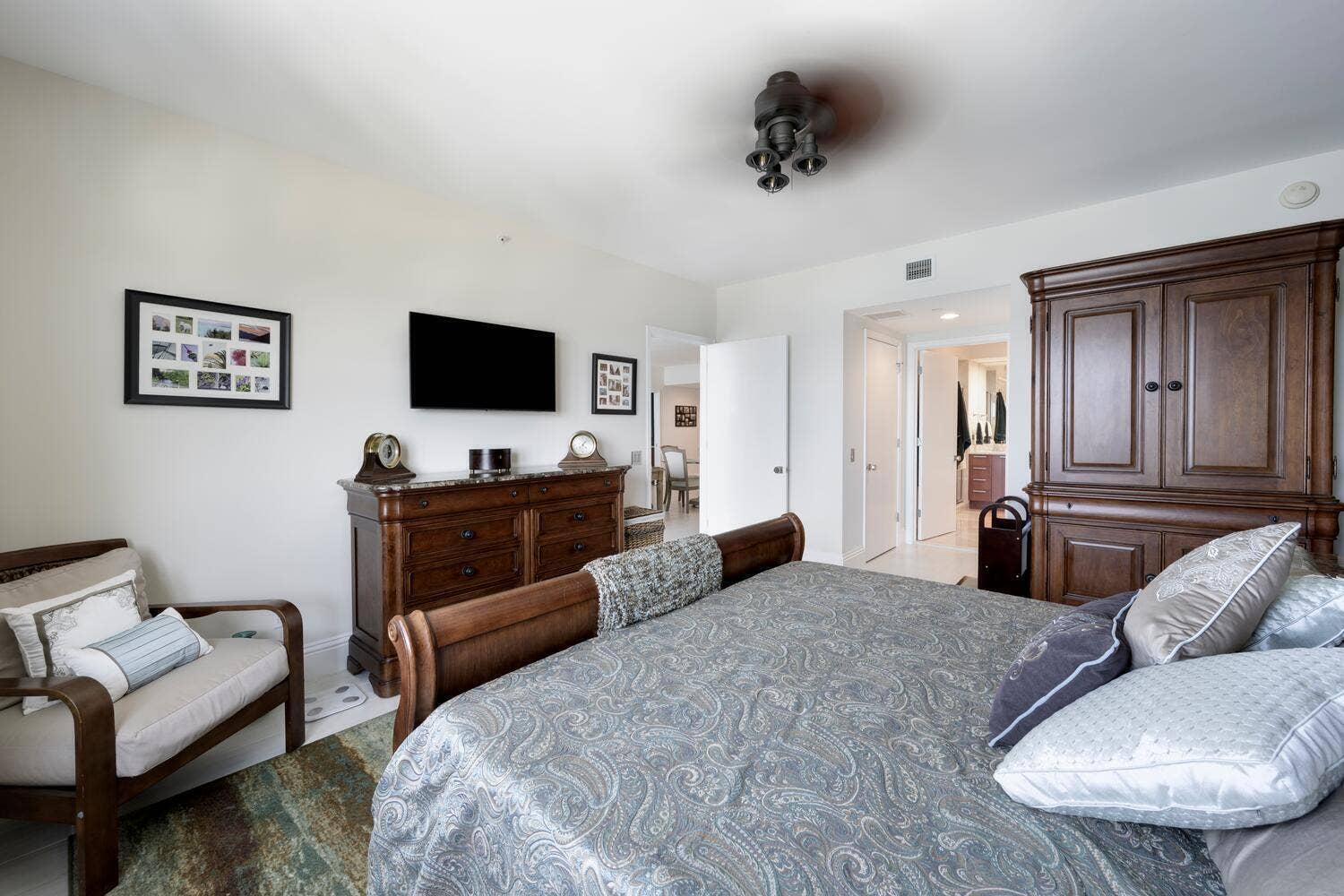 2650 Lake Shore Dr Unit 1602-large-027-0