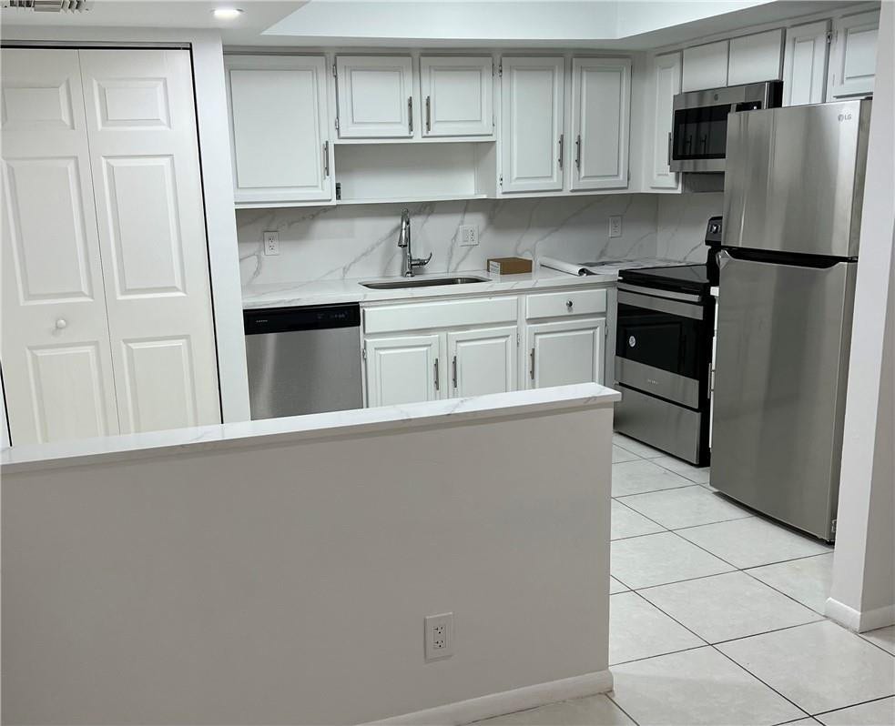 1800 S Ocean Boulevard, #501, Lauderdale By The Sea, FL 33062 Kitchen