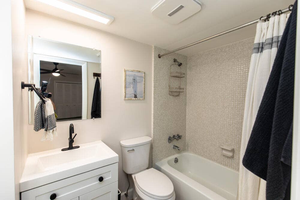 110 Wettaw Lane, #202, North Palm Beach, FL 33408 6D1A7139