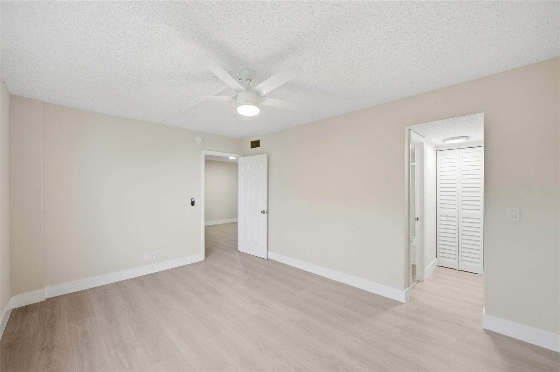 9430 Poinciana Place, #409, Davie, Davie, FL 33324 Photo 25