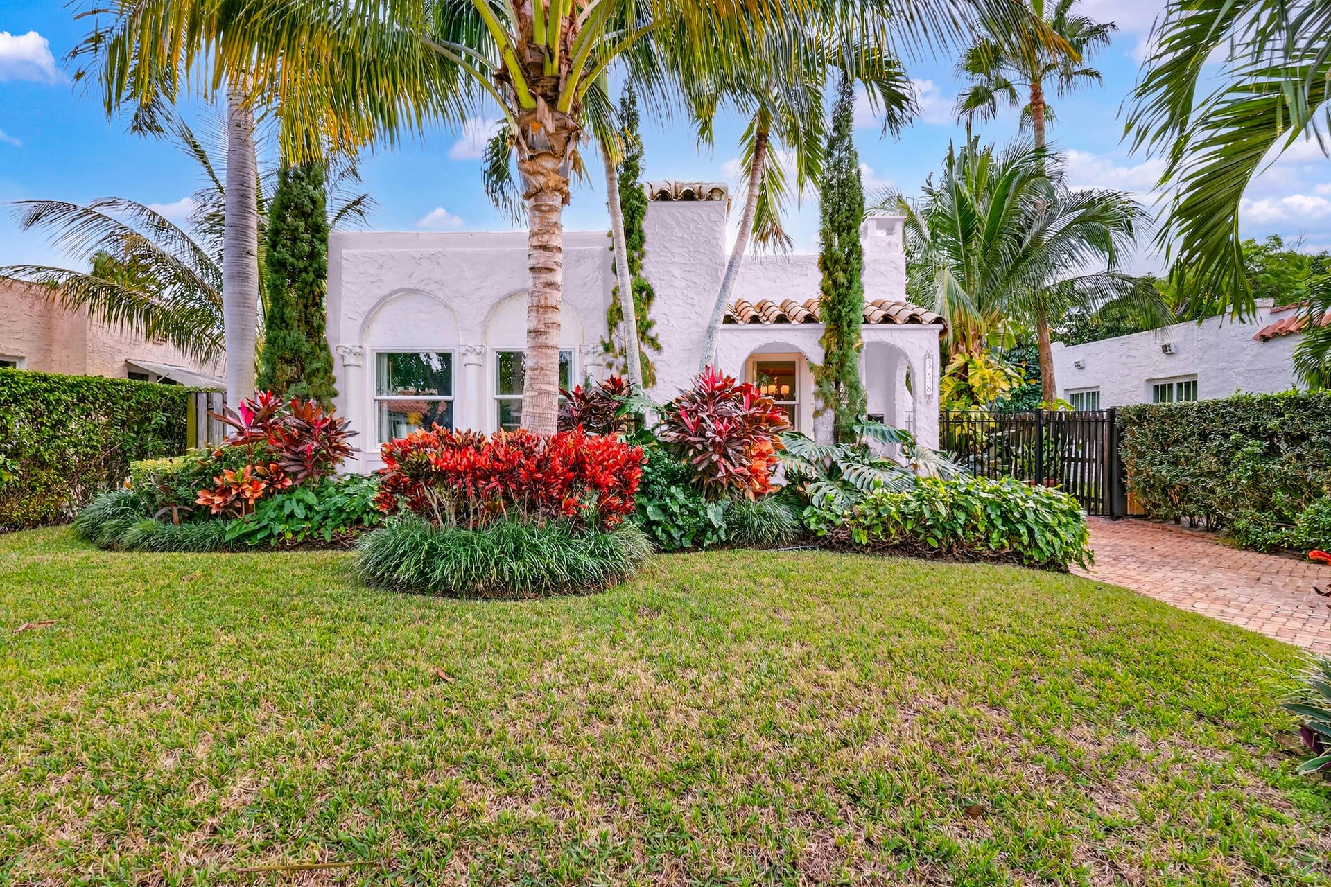 348 Plymouth Road, West Palm Beach, FL 33405 exterior virtually painted white